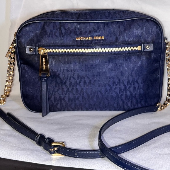 MICHAEL Michael Kors Handbags - AUTHENTIC MICHAEL Michael Kors Large Jet Set Logo